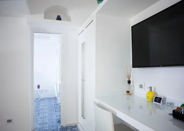 Lhp Executive Design Capri